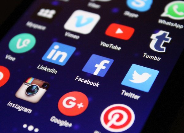 Comment une agence social media peut transformer votre marque
